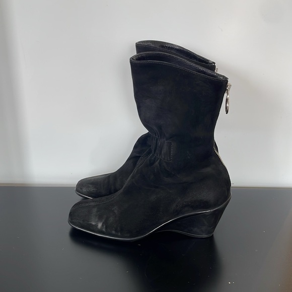 Aquatalia black waterproof suede wedge heel booties size 6 - Picture 7 of 10